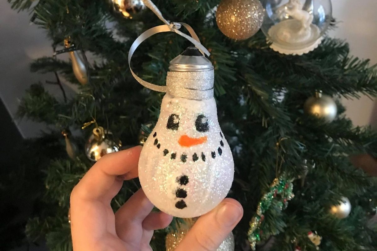 How to Upcycle Your Christmas Decorations this Year